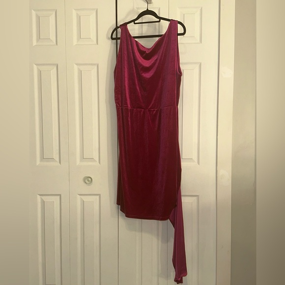 Pink dress - Picture 3 of 6